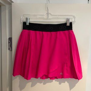 ALO Yoga size small neon pink tennis skirt